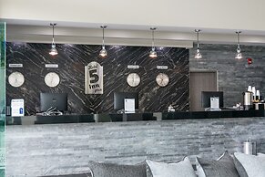 Hotel 5 Inn Plus