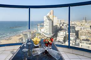 Beautiful w Balcony & Panoramic Sea View