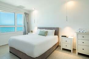 Luxurious Apt W Panoramic Sea View - 75m
