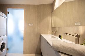 Luxurious Apt W Panoramic Sea View - 75m