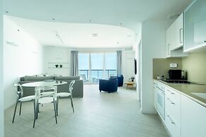 Luxurious Apt W Panoramic Sea View - 75m