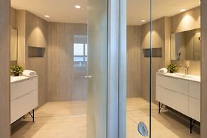 Luxurious Apt W Panoramic Sea View - 75m