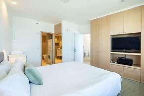 Luxurious Apt W Panoramic Sea View - 75m