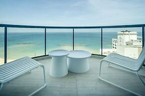 Luxurious Apt W Panoramic Sea View - 75m