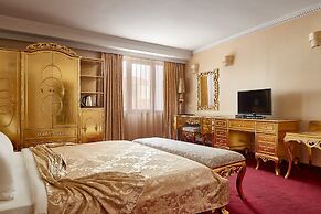Hotel Gold