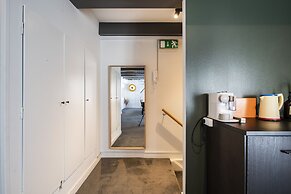 The Churchill Penthouse by Daniel&Jacob’s