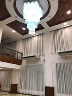 Dragon Phoenix Hotel