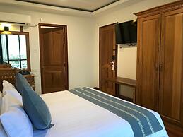 Dragon Phoenix Hotel