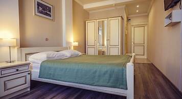 Voyage Hotel