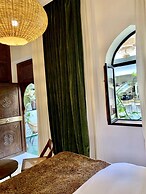 Riad Yasaman