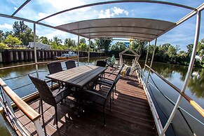 Prague Bay Houseboats