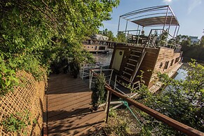 Prague Bay Houseboats