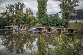 Prague Bay Houseboats