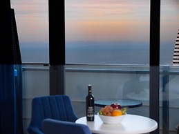 Royal Sea Breeze Apartment