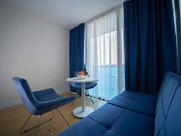 Royal Sea Breeze Apartment