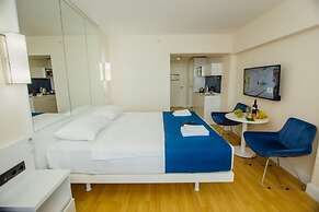 Royal Sea Breeze Apartment