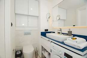 Royal Sea Breeze Apartment