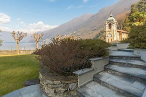 JOIVY Como Pool & Lake