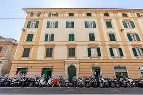 JOIVY Band House di Fronte al Terminal Traghetti