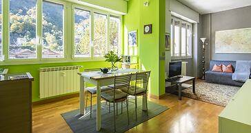 JOIVY Vibrant Studio Near Train Station
