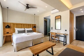 AneSea Hotel