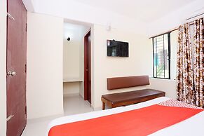 OYO 8220 Hotel Ganesh