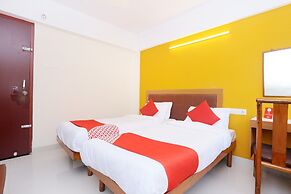 OYO 8220 Hotel Ganesh