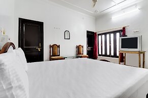 SPOT ON 42133 Hanuman Bagh