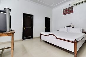 SPOT ON 42133 Hanuman Bagh