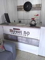 Hotel Street 50 Estadio