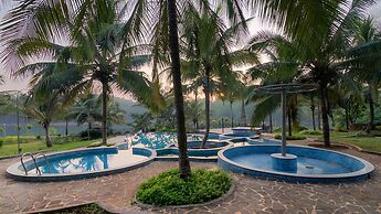 Shantai by the lake