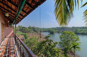 Shantai by the lake