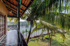 Shantai by the lake