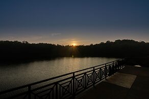 Shantai by the lake