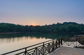 Shantai by the lake