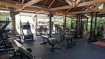 Ilakai Hostel - Adults Only