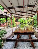 Ilakai Hostel - Adults Only