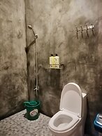 Ilakai Hostel - Adults Only