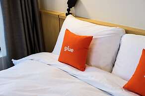 glue Hotel