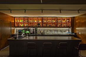 glue Hotel