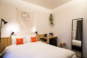 glue Hotel