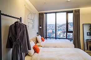 glue Hotel