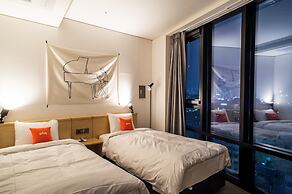 glue Hotel