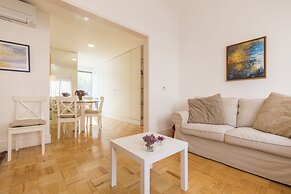 Garden House in Alvalade