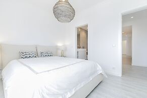 Luxurious Seaview Apartment in Estoril