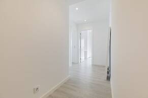 Luxurious Seaview Apartment in Estoril
