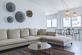 Luxurious Seaview Apartment in Estoril