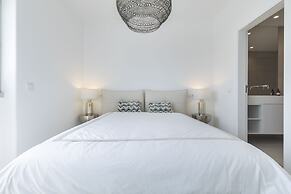 Luxurious Seaview Apartment in Estoril