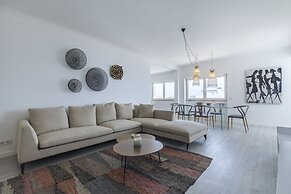 Luxurious Seaview Apartment in Estoril