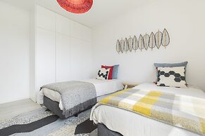 Luxurious Seaview Apartment in Estoril